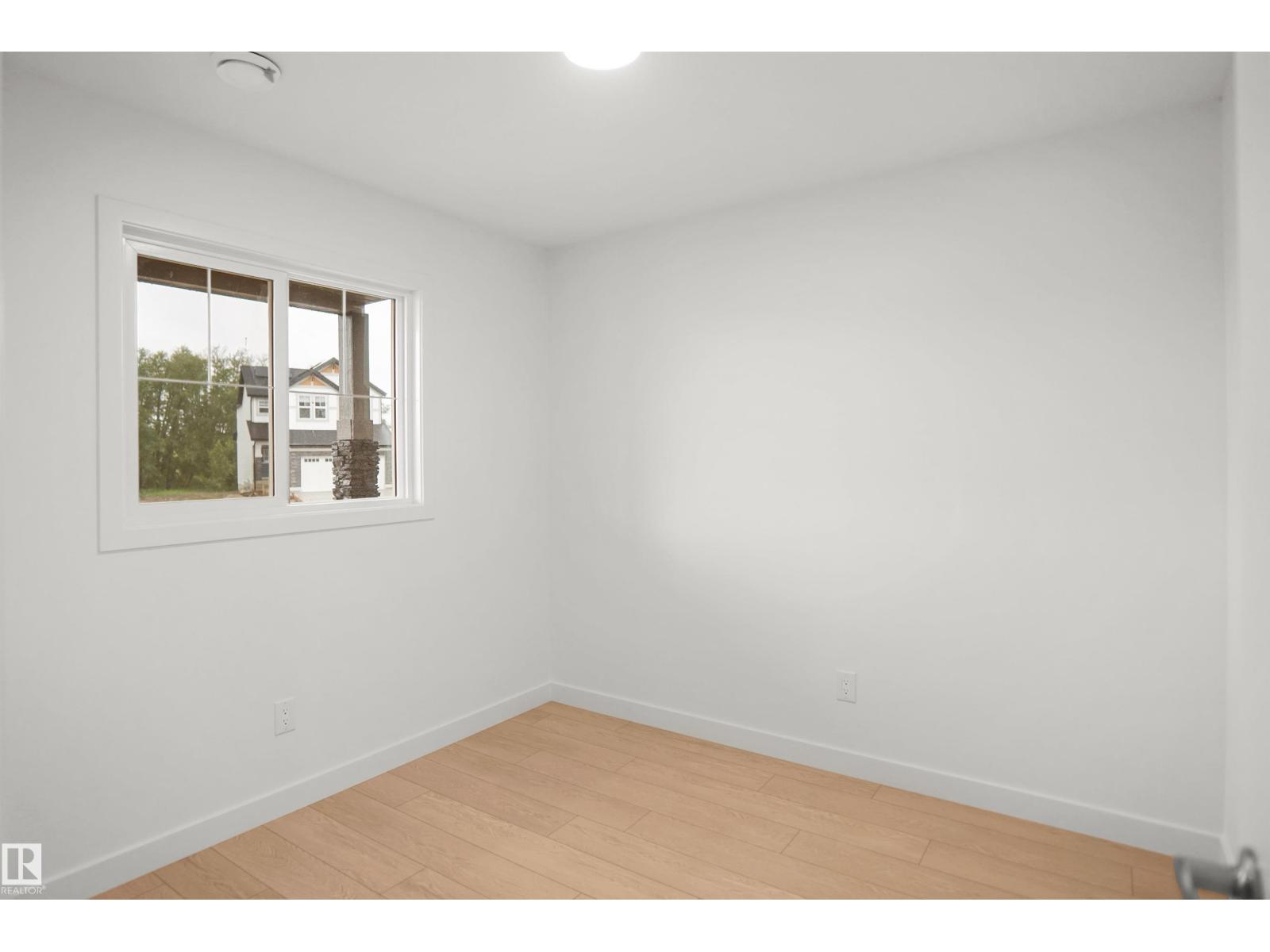 13137 214 ST NW