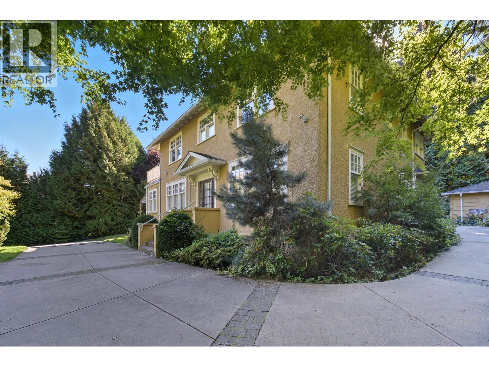 1350 W 15TH AVENUE