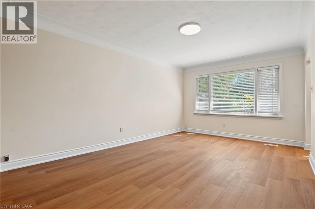 143 ELGIN Crescent