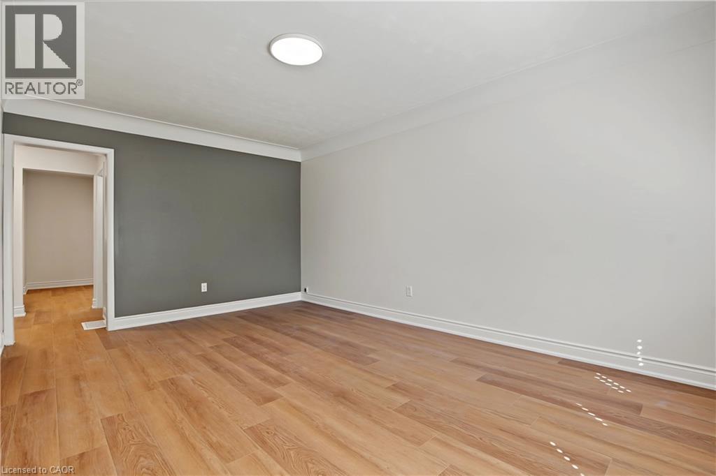 143 ELGIN Crescent
