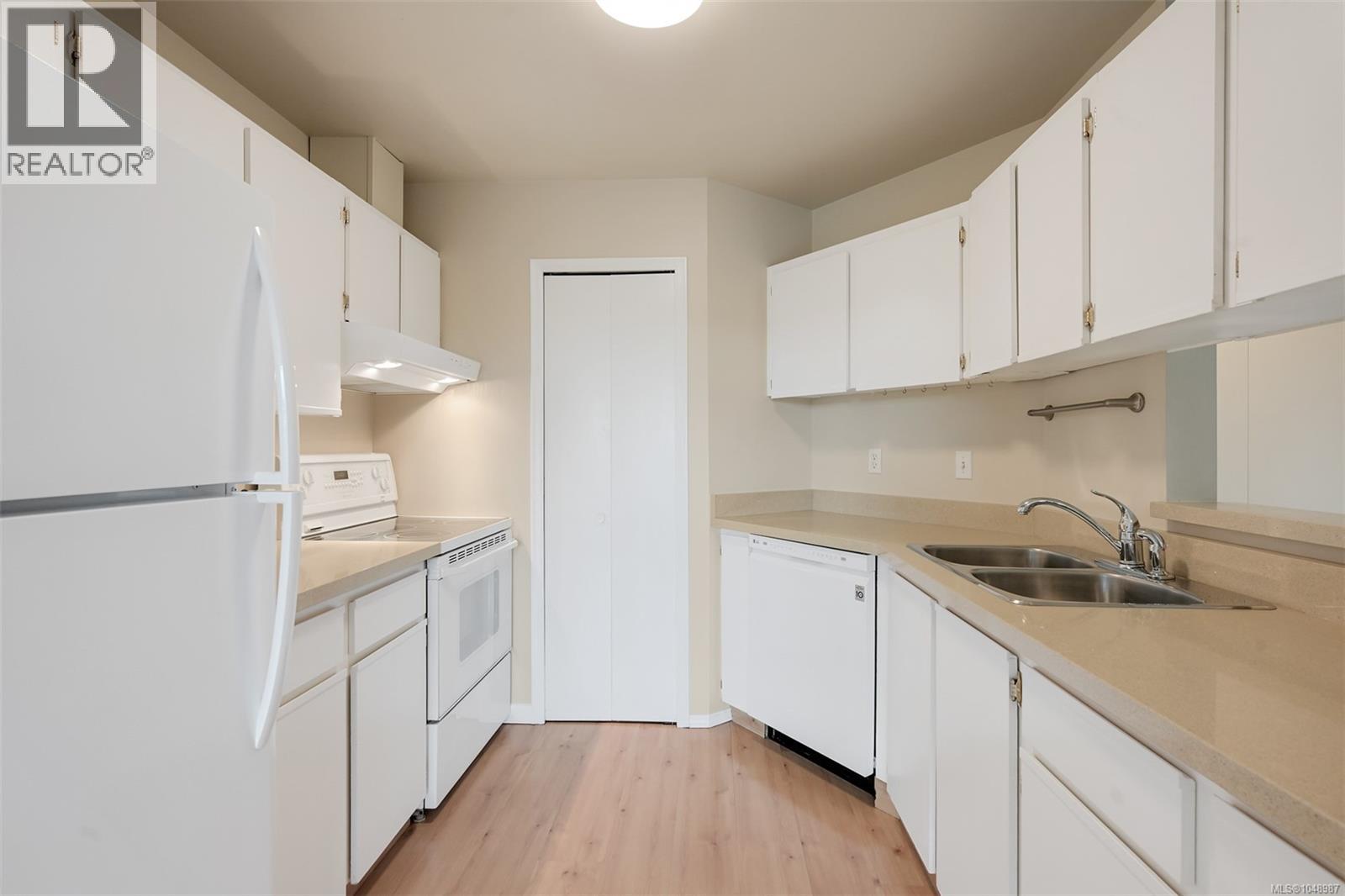 201 4030 Quadra St