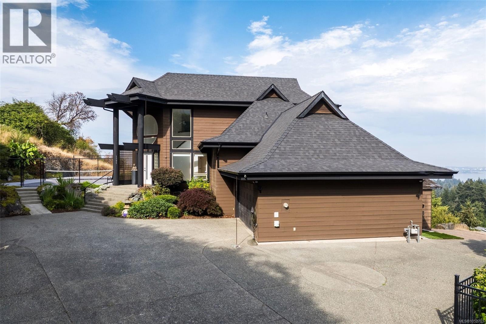 3392 Haida Dr