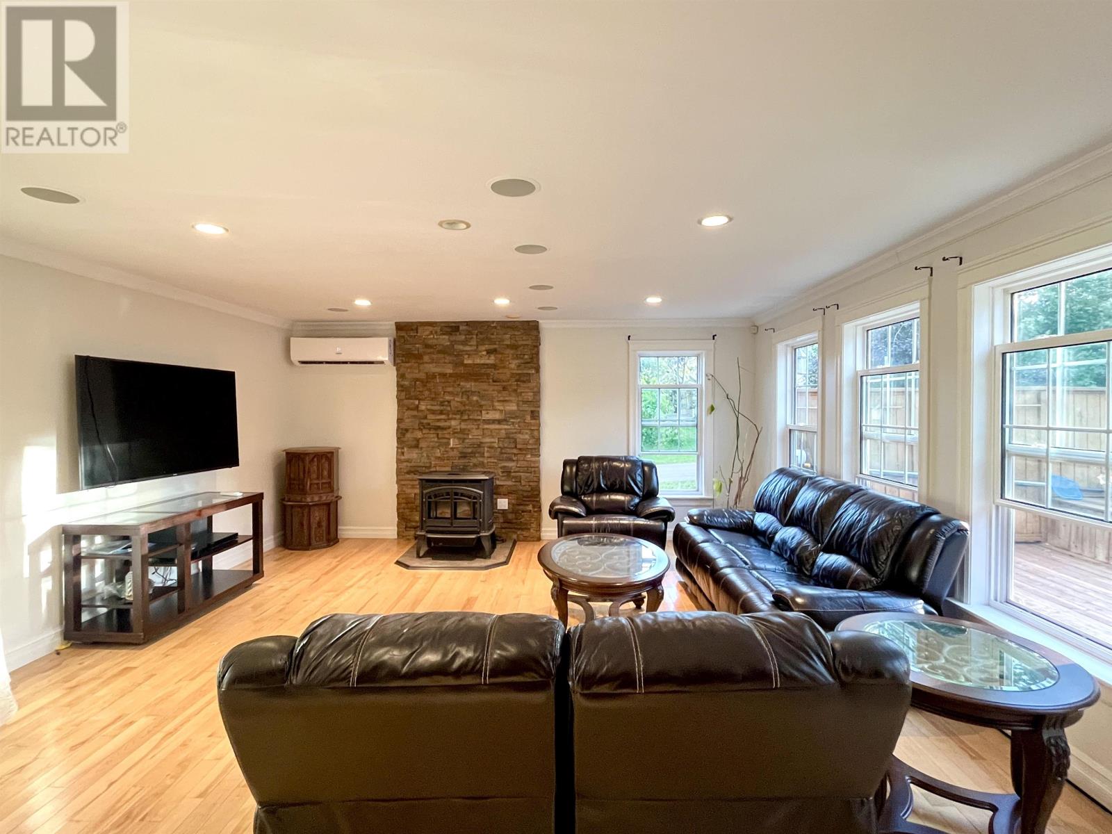 30 MACARTHUR Drive - Photo 4