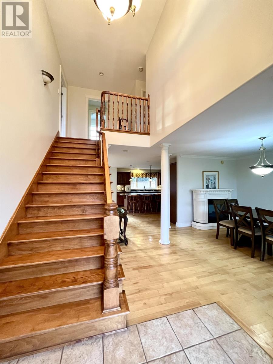 30 MACARTHUR Drive - Photo 2