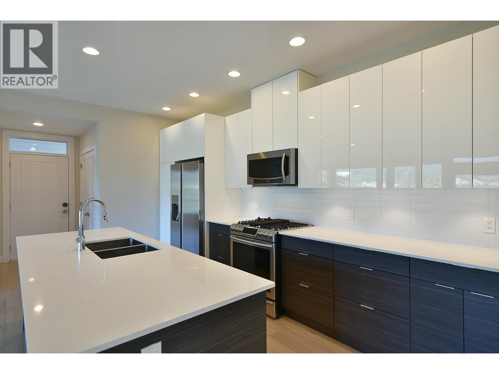 303 5780 MARINE WAY
