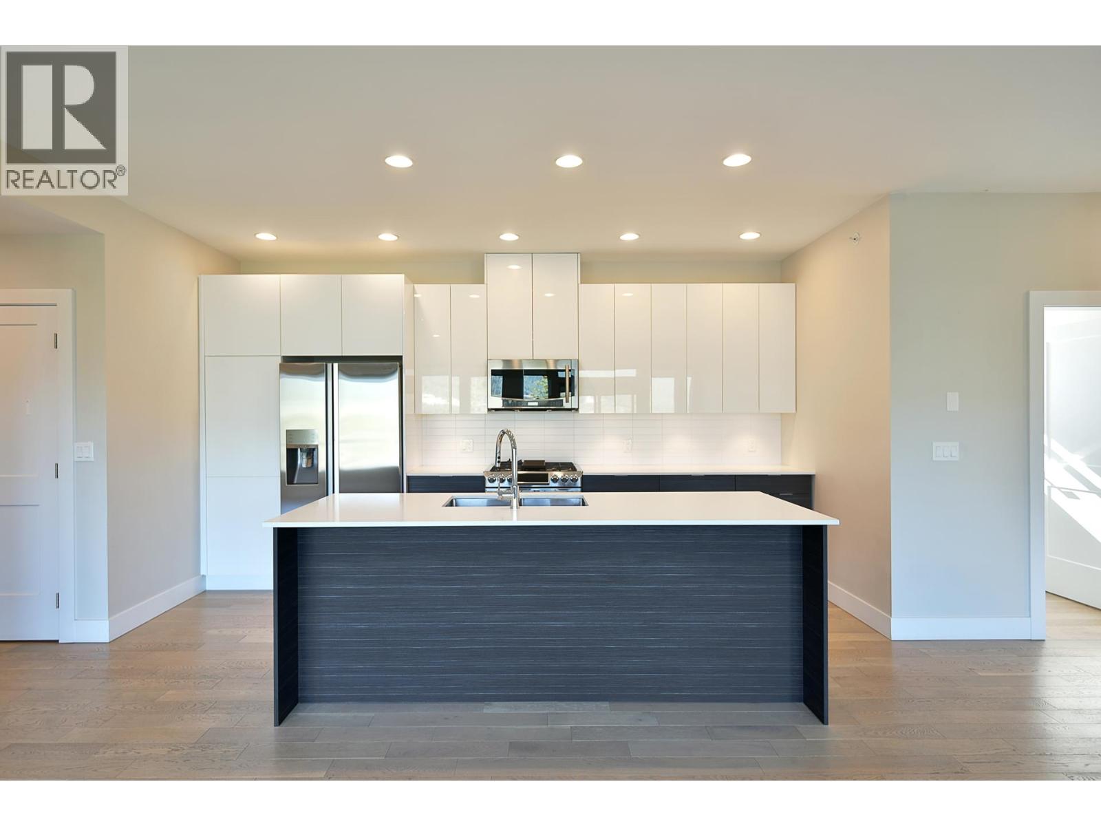 303 5780 MARINE WAY
