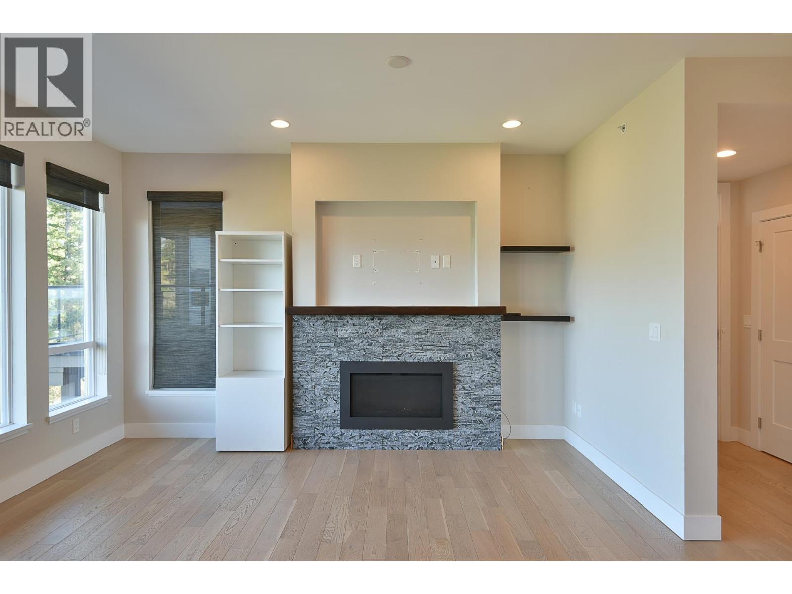 303 5780 MARINE WAY