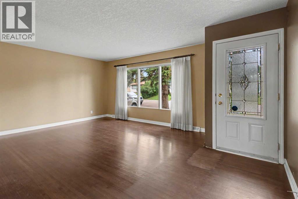 23 Arbour Crescent SE