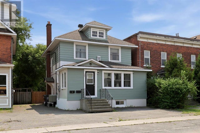 157 Alexandra ST