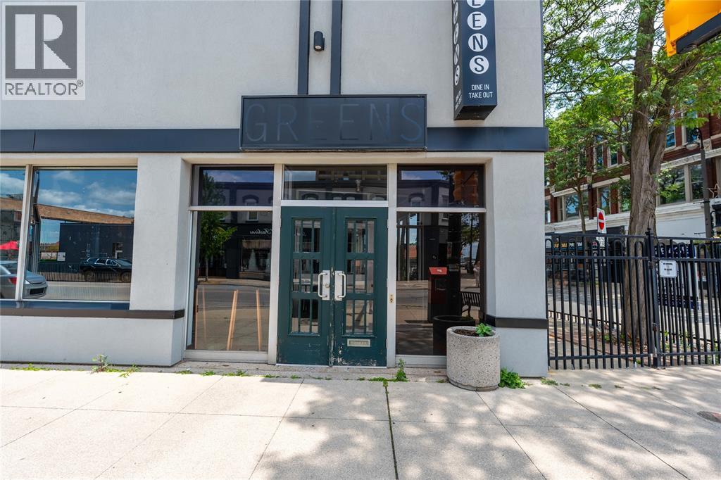 196 Christina STREET North