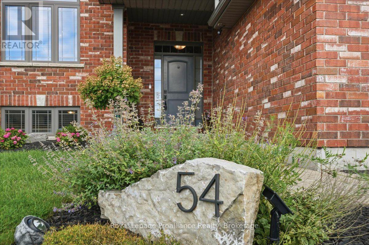 54 CAVENDISH DRIVE