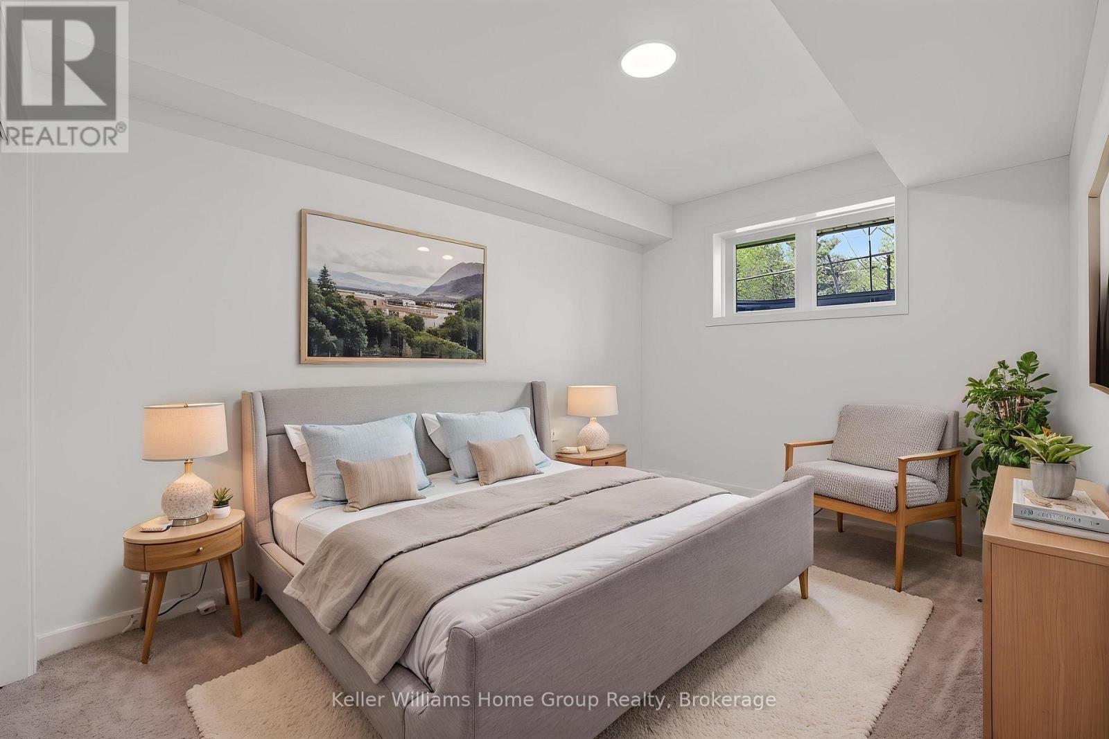 136 - 824 WOOLWICH STREET