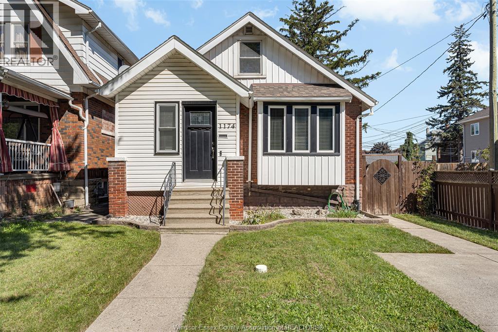 1174 PARENT AVE