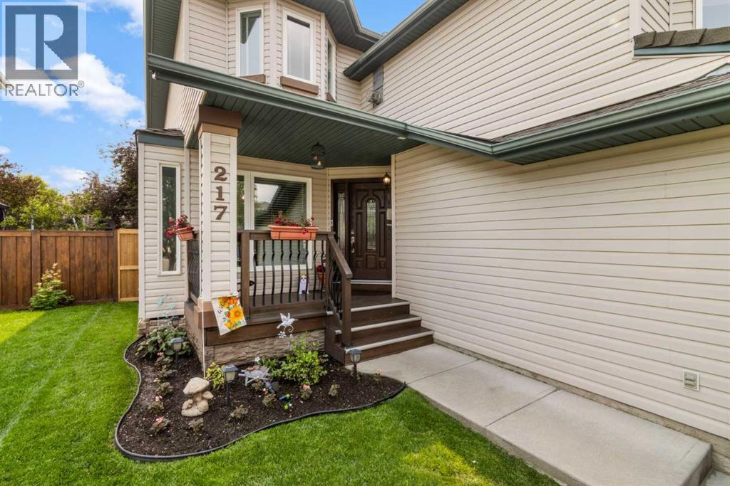 217 Douglas Glen Close SE