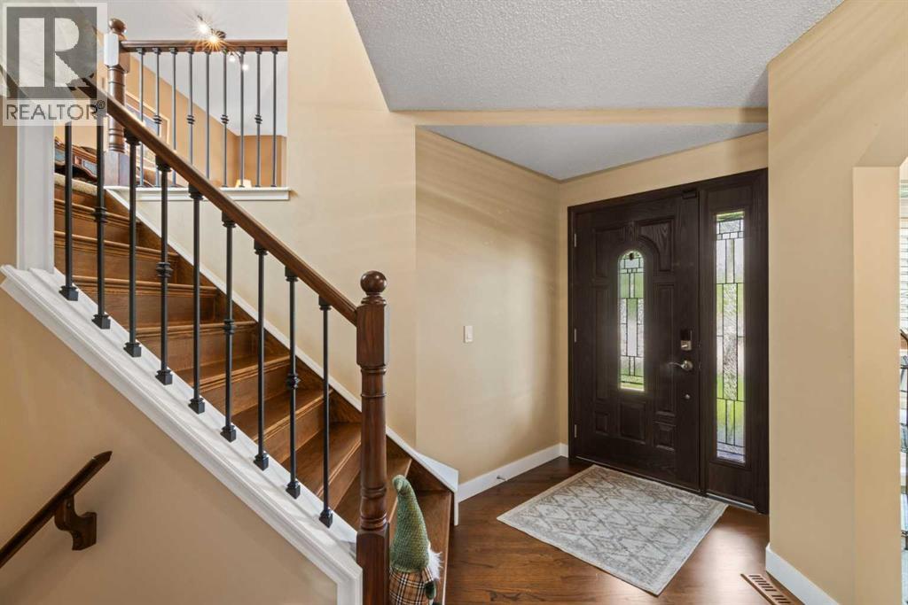 217 Douglas Glen Close SE