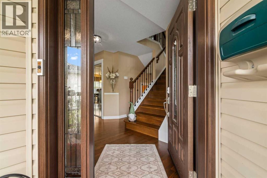 217 Douglas Glen Close SE