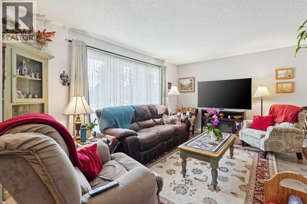 102 Thorson Crescent
