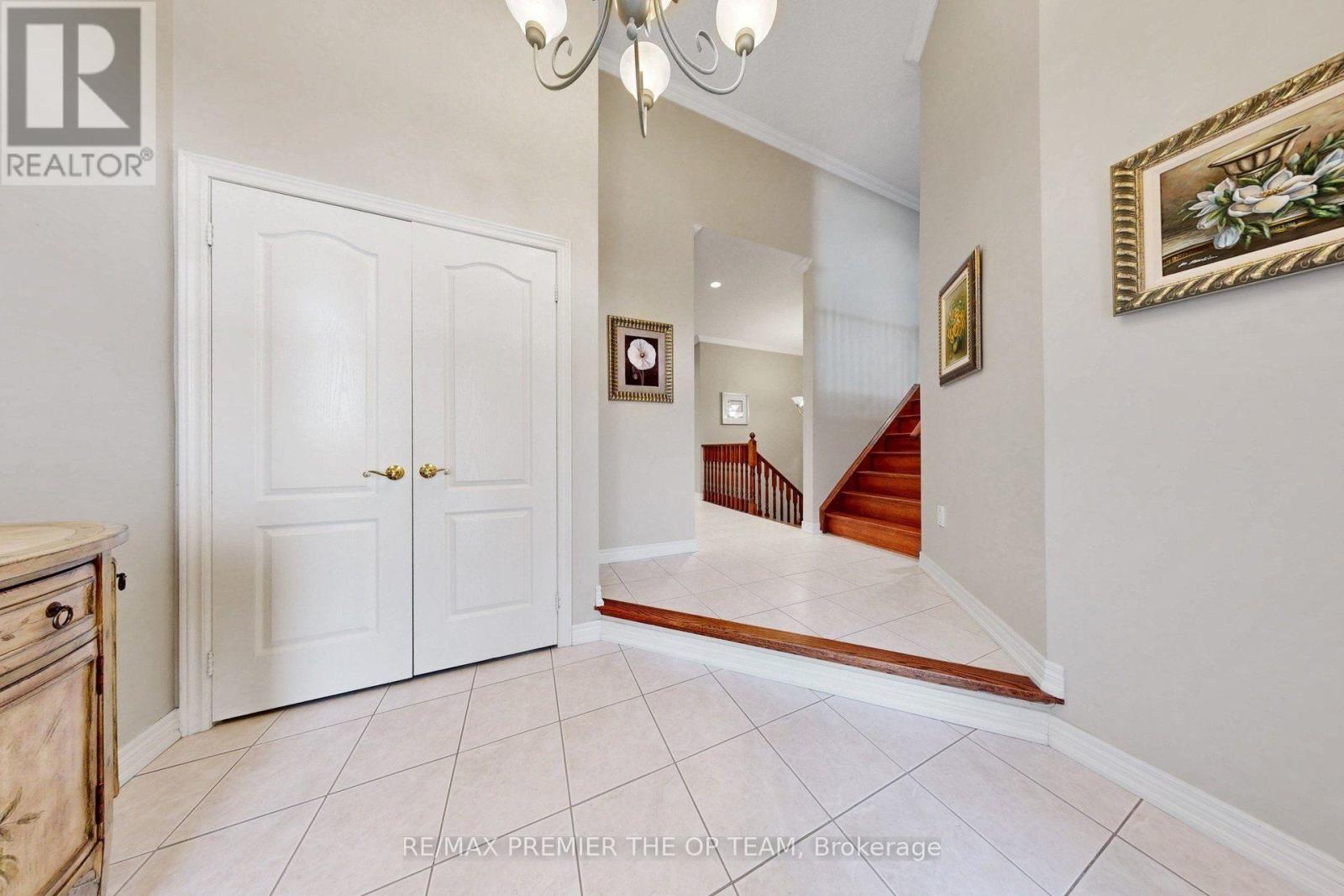 93 CACHET HILL CRESCENT