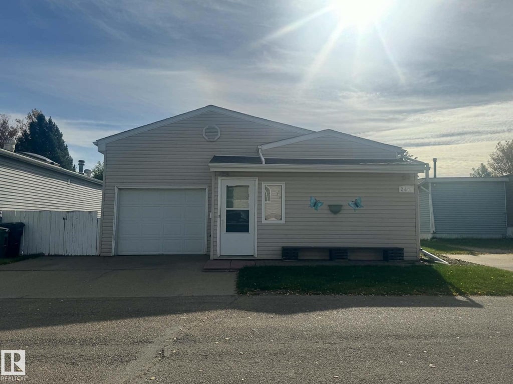2415 WEST OAK WY NW, EDMONTON, AB T5S 1T7 - Image 3734339027.jpeg?d=l