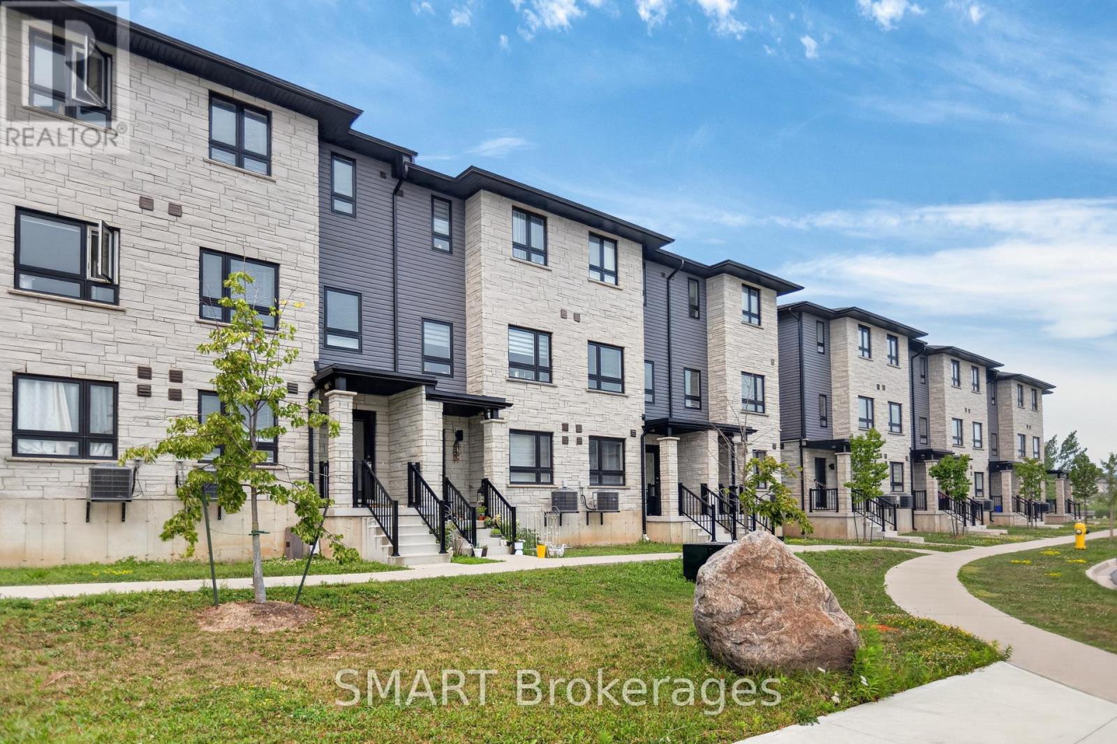 92 - 51 SPARROW AVENUE