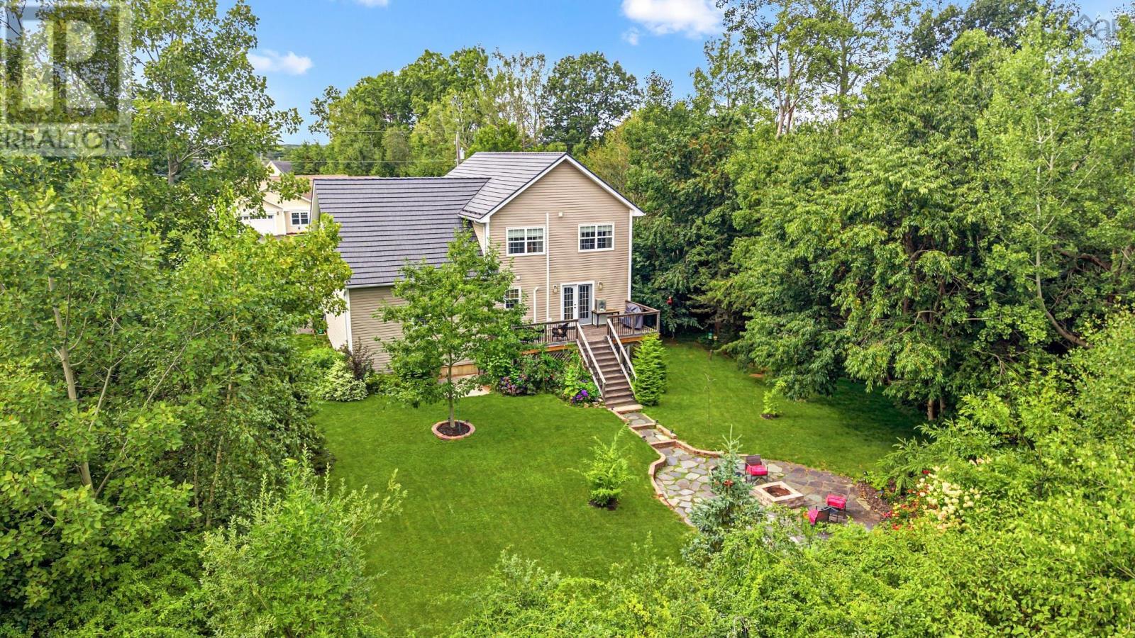 16 Tailfeather Court - Photo 3