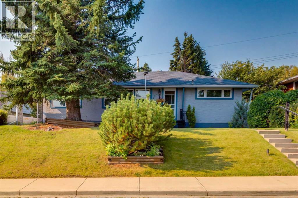 723 Trafford Drive NW