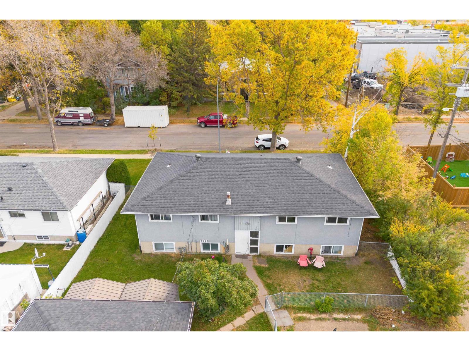 11812 45 ST NW