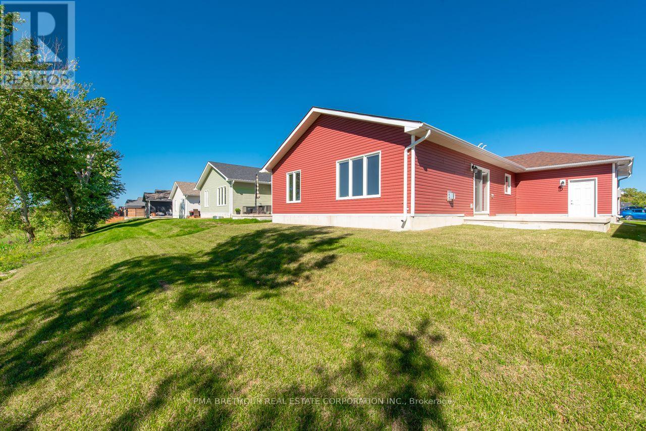 267 LAKE BREEZE DRIVE