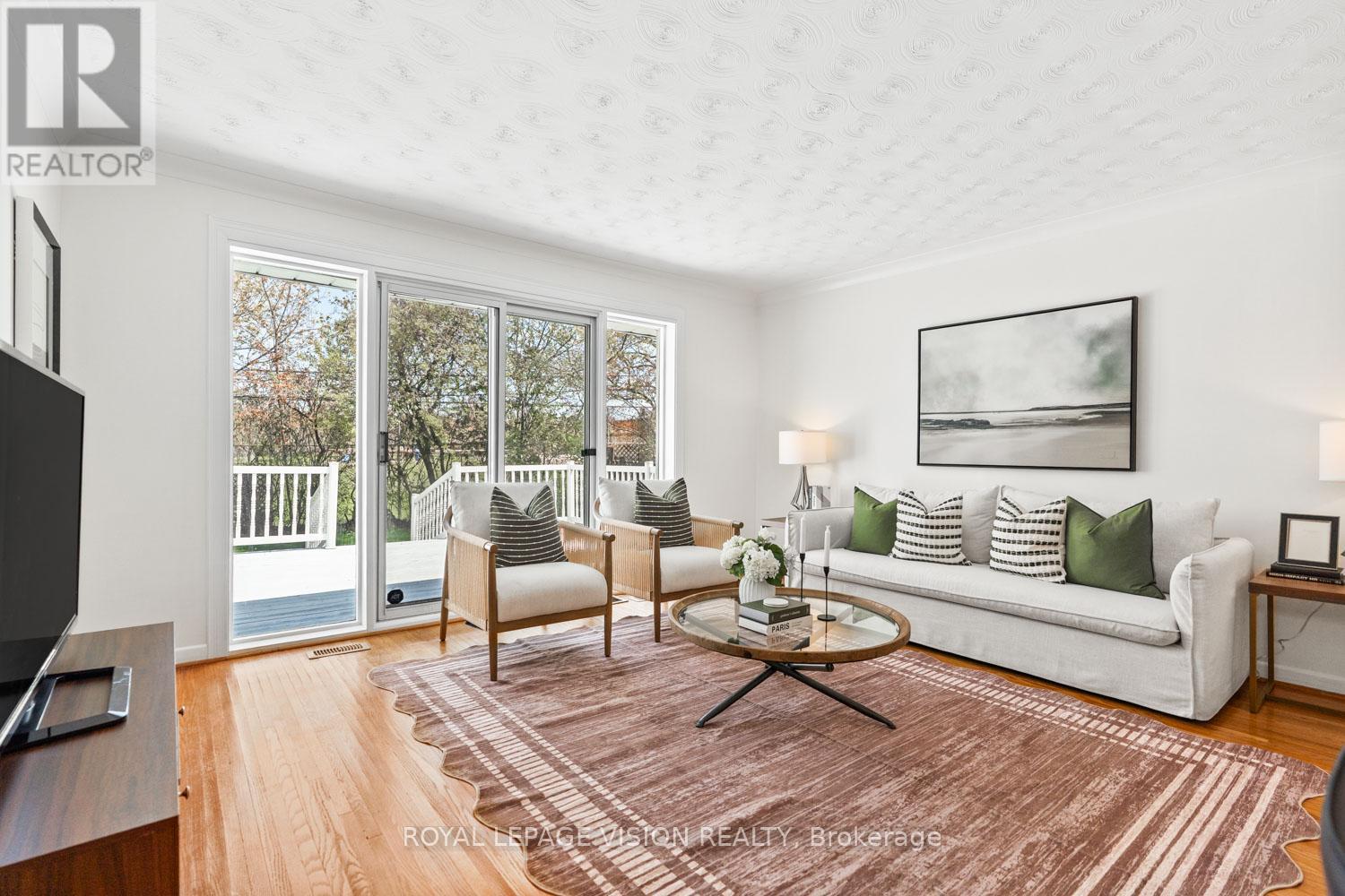 6 MACDUFF CRESCENT
