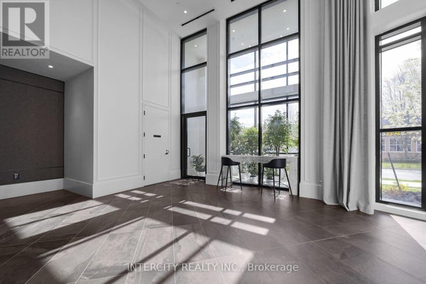 606 - 2075 King Rd, King (King City), ON 5