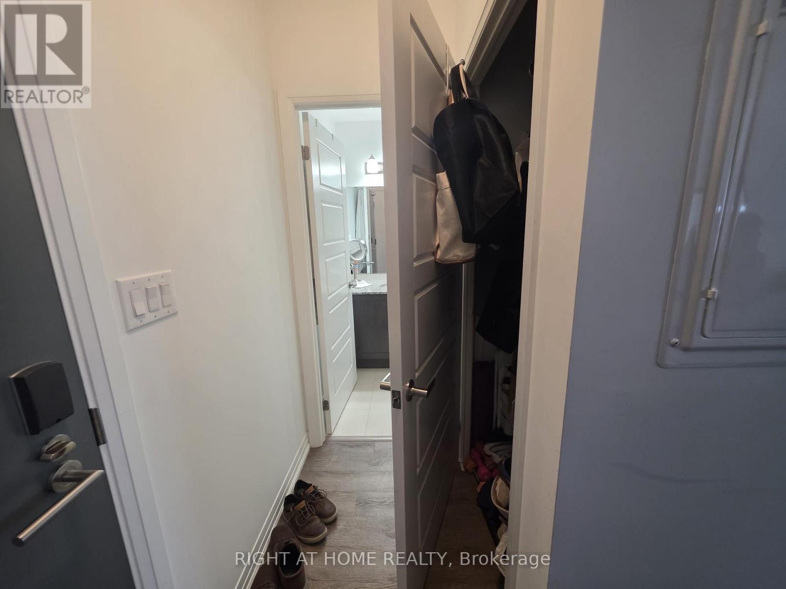 204 - 3285 CARDING MILL TRAIL