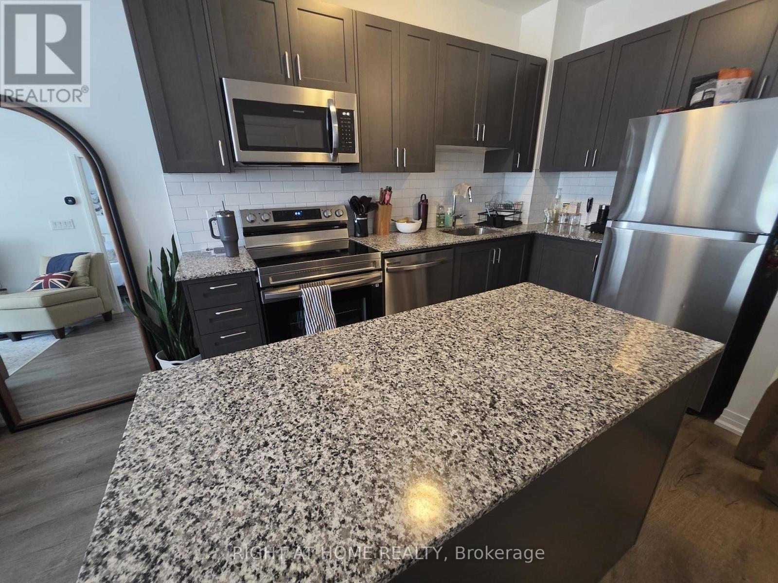 204 - 3285 CARDING MILL TRAIL