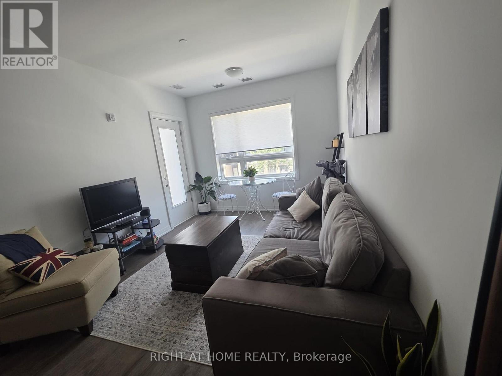 204 - 3285 CARDING MILL TRAIL