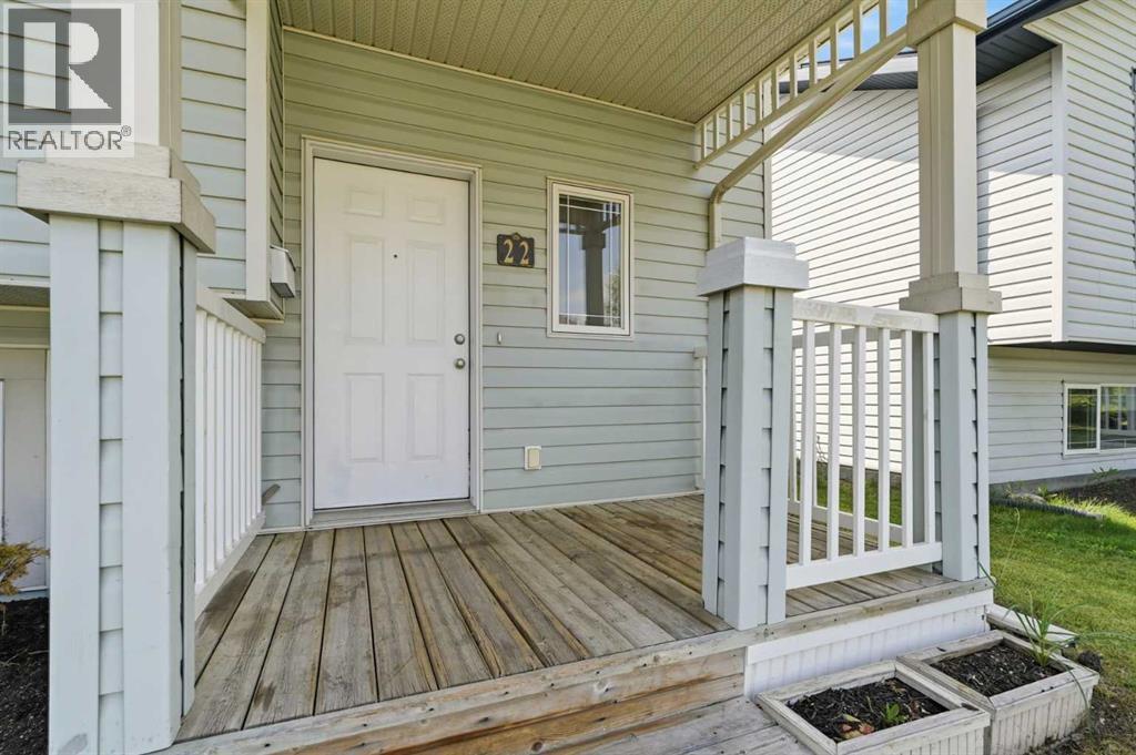 22 Lanterman Close