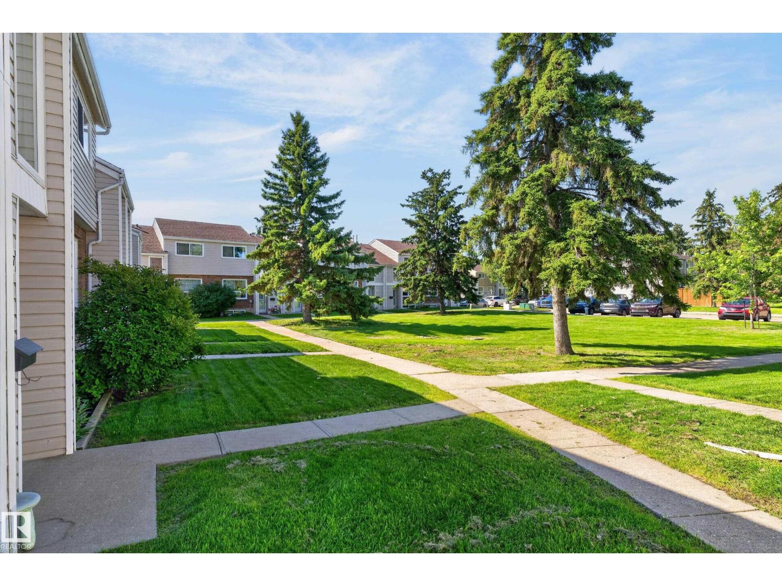 18247 93 AV NW