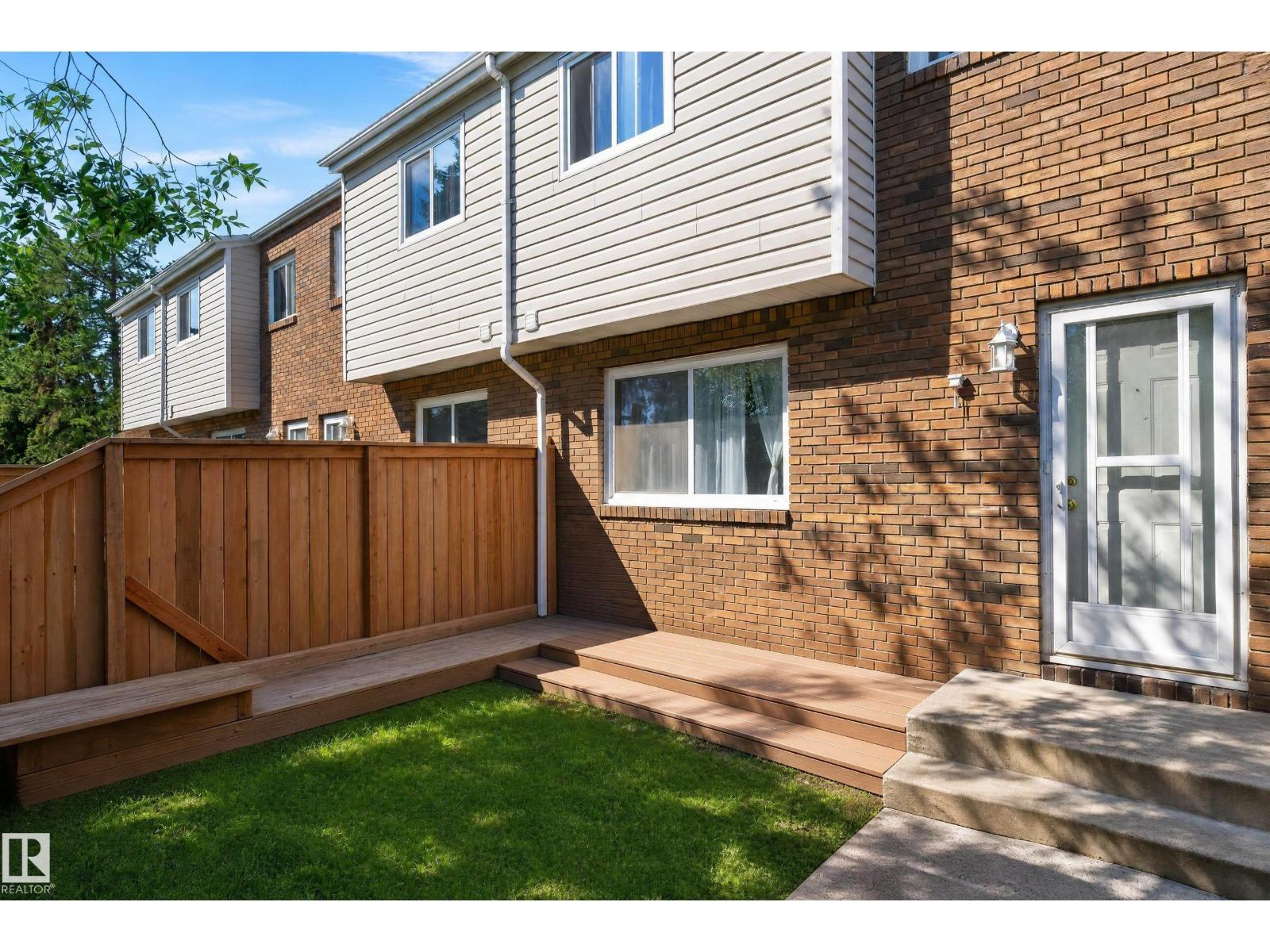 18247 93 AV NW