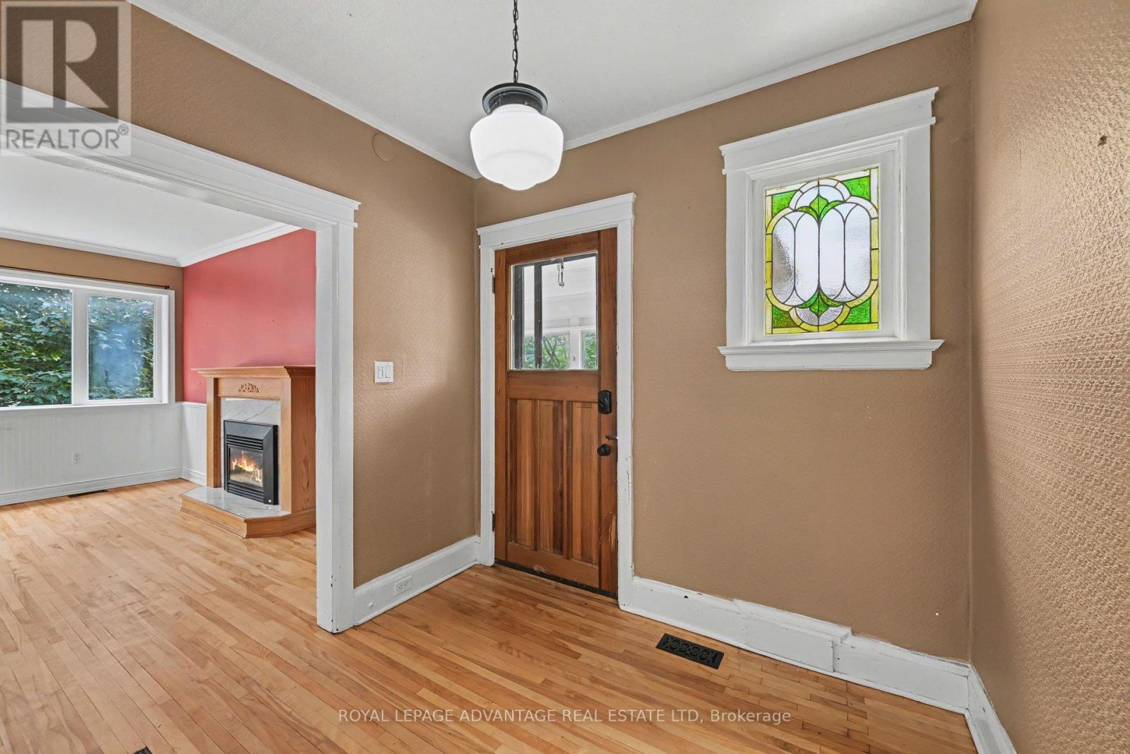 14 BECKWITH STREET E