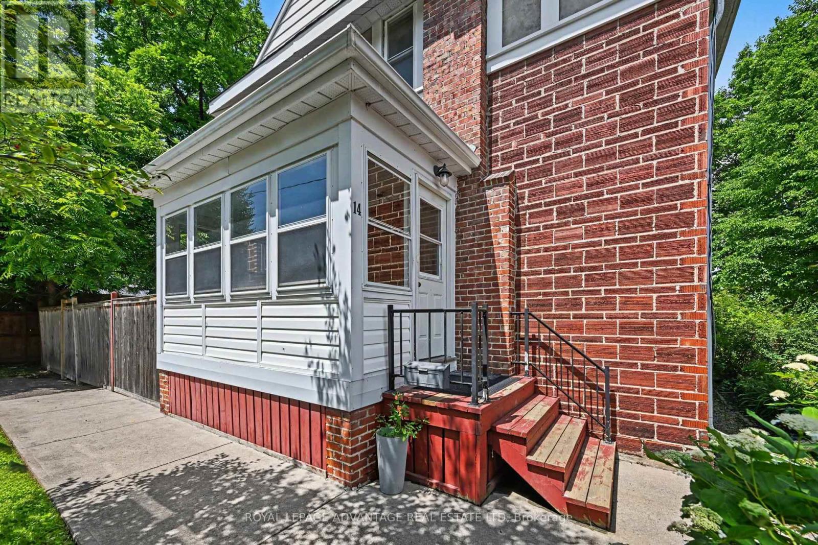 14 BECKWITH STREET E