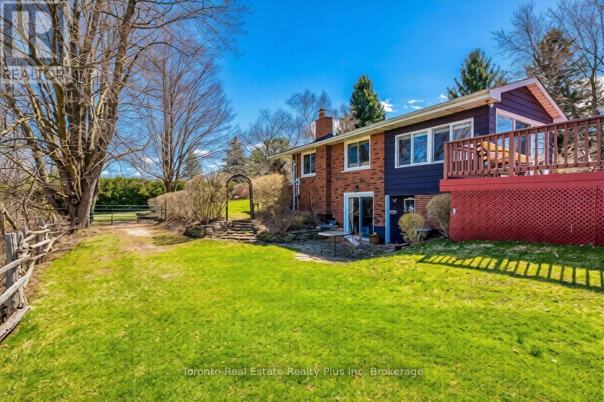 1215 BRITANNIA ROAD