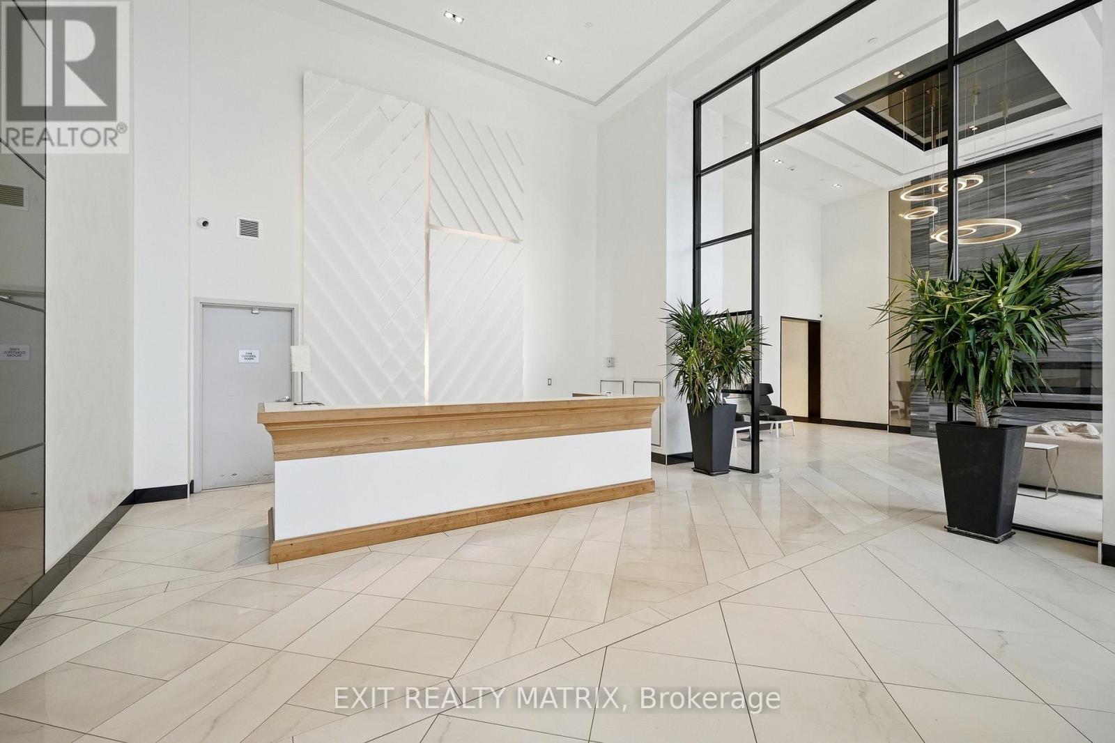 513 - 255 BAY STREET - Photo 2