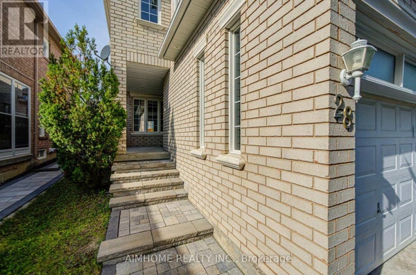 28 Kiwi Cres, Richmond Hill (Rouge Woods), ON 3