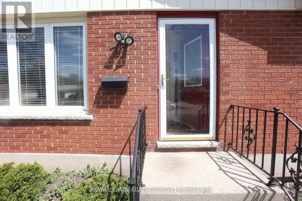 H - 77 Culver Cres, London East (East H), ON 3