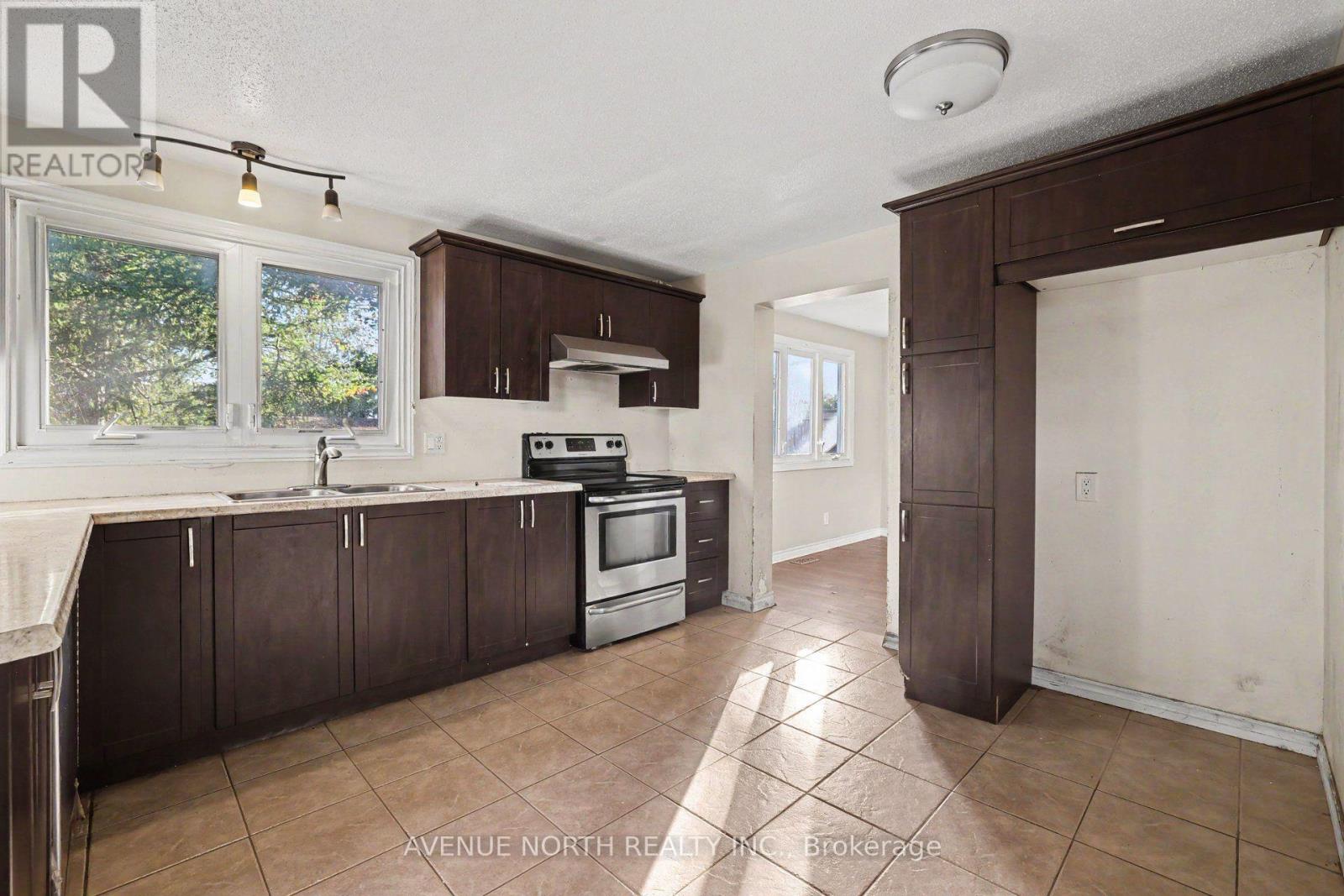 68 DOWNSVIEW CRESCENT