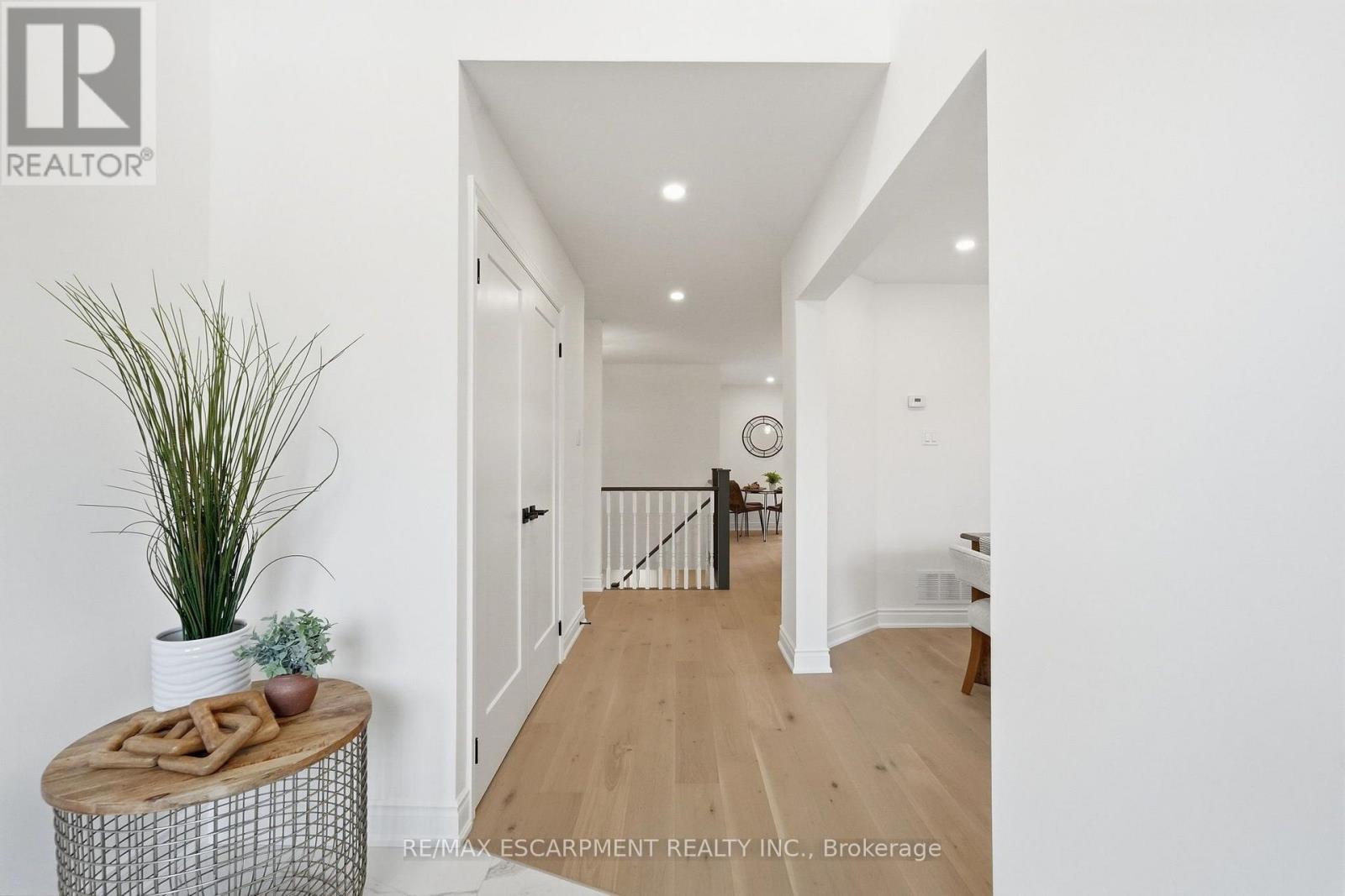 84 RILEY STREET