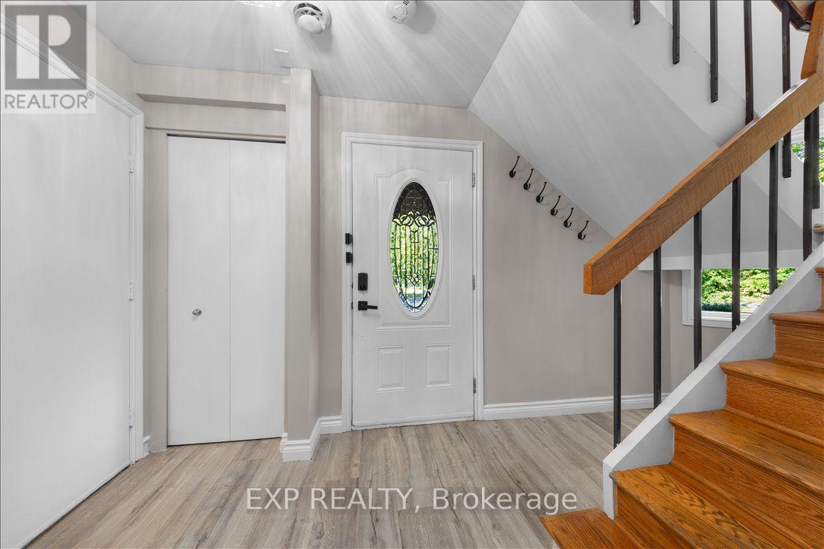 7 MAPLEHURST AVENUE