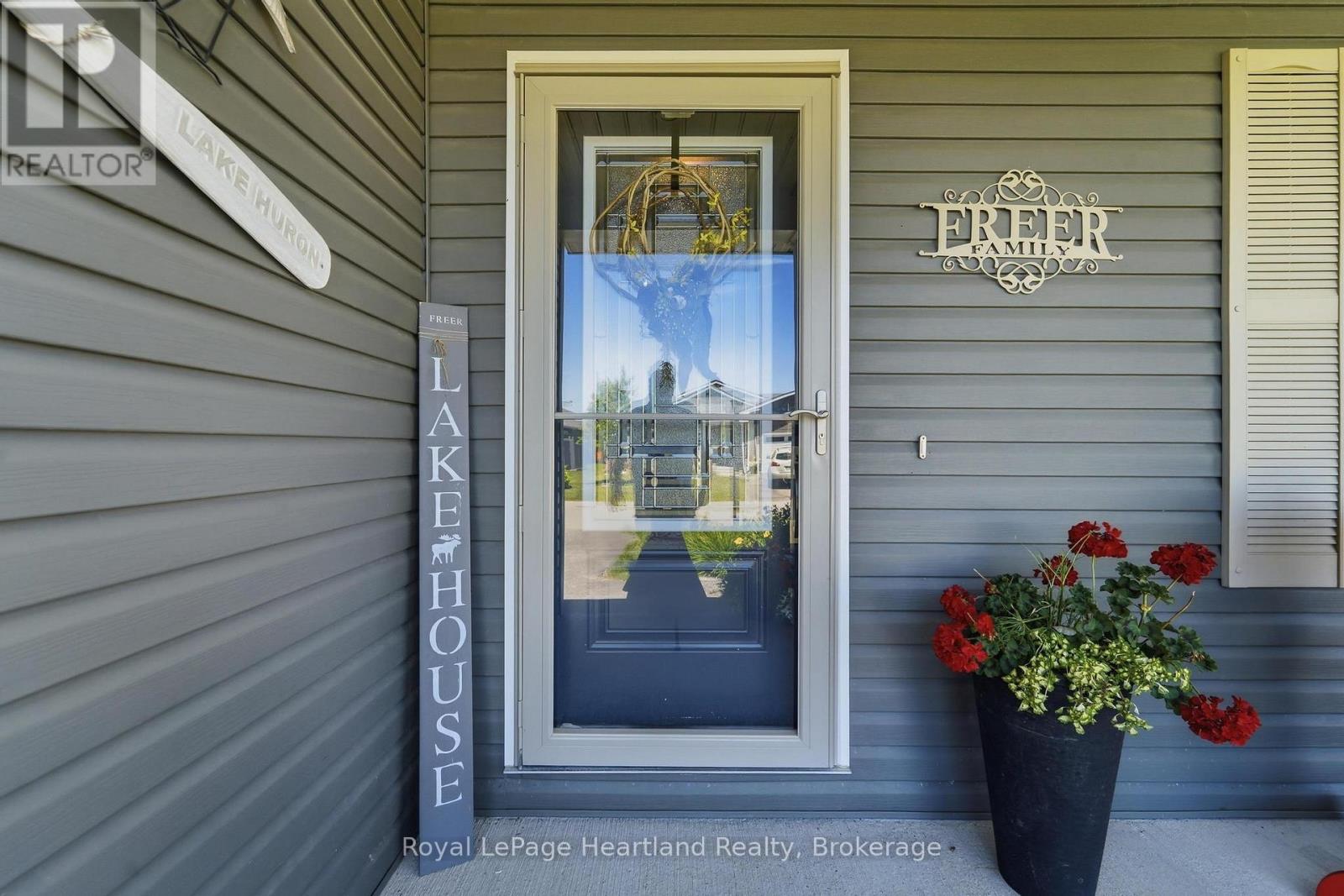 37 LAKE BREEZE DRIVE