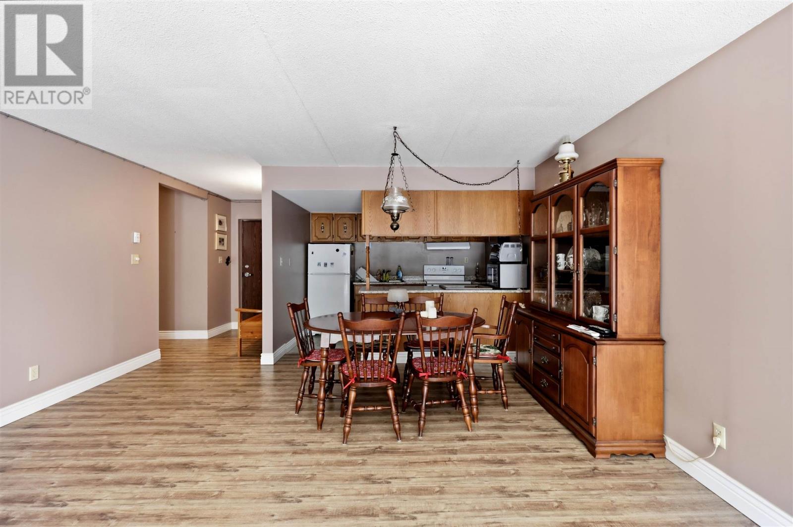 313 MacDonald AVE # 211 - Photo 4