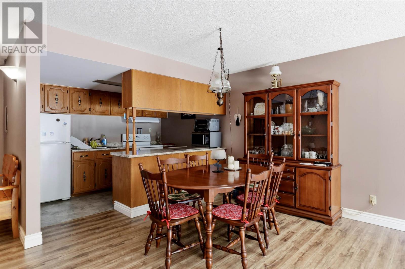 313 MacDonald AVE # 211 - Photo 3