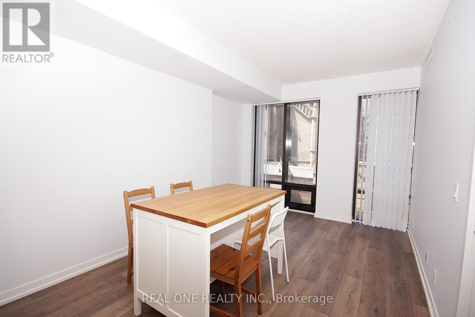 216 - 60 SHUTER STREET
