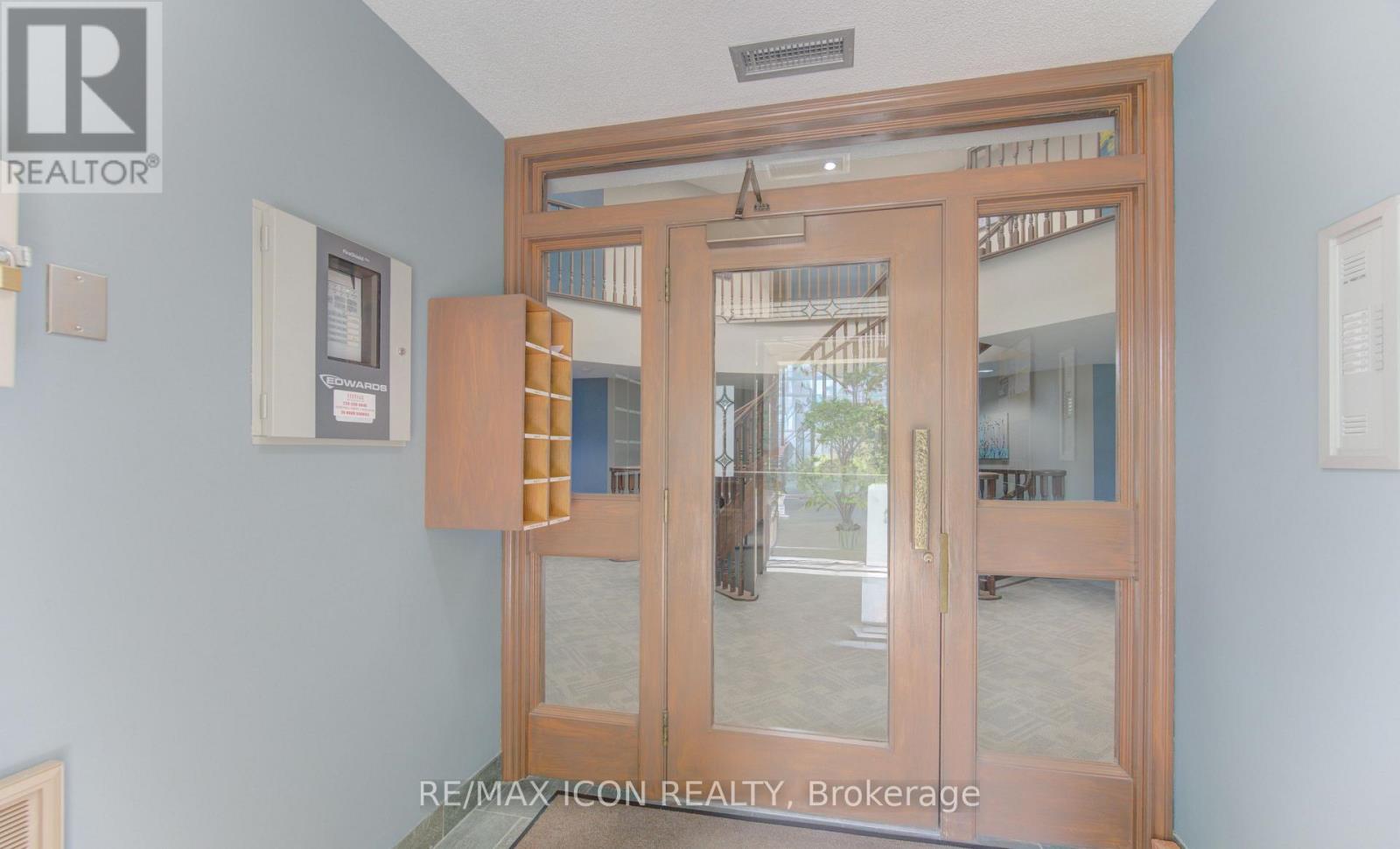 32 - 45 BLUE SPRINGS DRIVE